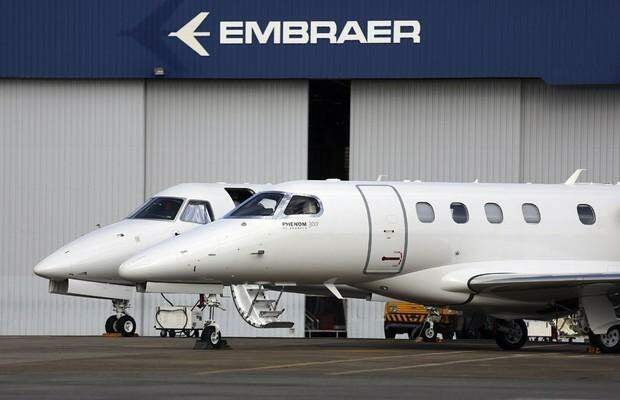 Bolsonaro afirma que Embraer poderá negociar venda com outra empresa