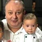 Erick Jacquin veste filhos de mini chefs e comemora o aniversário dos bebês
