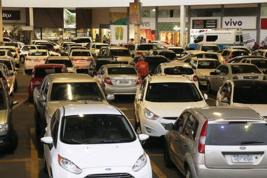 Após ter carro riscado em estacionamento, atacadista deve indenizar cliente em R$ 6,8 mil
