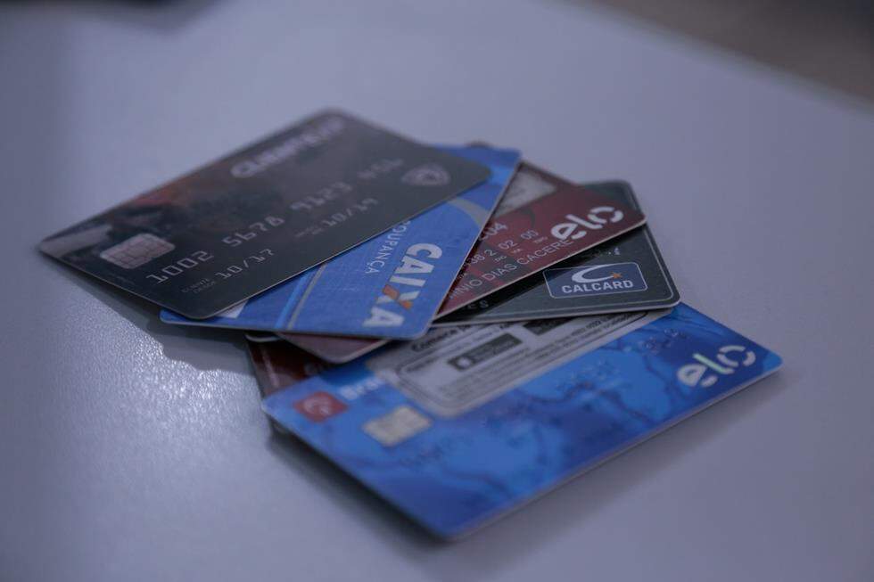 Estelionatário oferece ajuda em agência bancária, troca cartão e dá prejuízo de R$ 4 mil a cliente