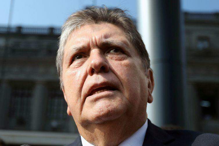 Ex-presidente do Peru está em estado grave após tentativa de suicídio