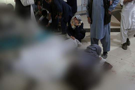 Explosão em frente de escola deixa 25 mortos no Afeganistão
