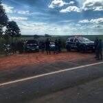 Suspeitos abandonam veículo modificado para o tráfico após 35 km de perseguição