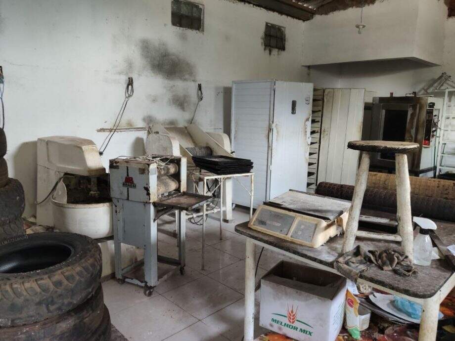 Polícia encontra 620 kg de maconha em fábrica de pães em MS