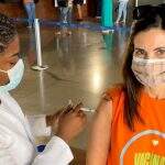 Fátima Bernardes é vacinada contra Covid-19: “Muito emocionada”
