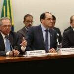 Política de reajuste do mínimo depende de reformas, diz Guedes