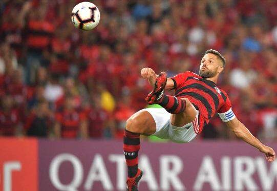 Flamengo bate LDU e assume liderança do Grupo D