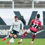 Com gol nos acréscimos de Bruno Henrique, Flamengo vence Corinthians no Maracanã
