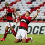 Com Renato Gaúcho de olho, Flamengo vence a Chapecoense, de virada, no Maracanã