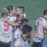 Flamengo vence fácil o Goiás, alivia pressão e entra no G4 do Brasileirão