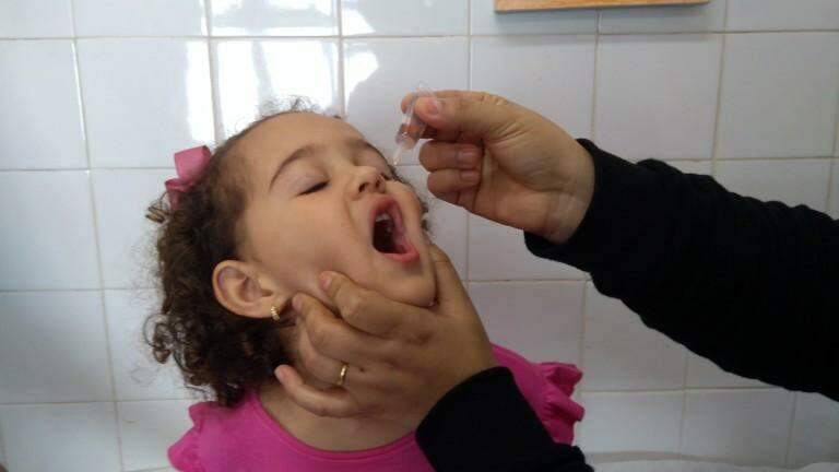 Campanha de vacinação contra sarampo e pólio atinge 32% da meta com Dia D