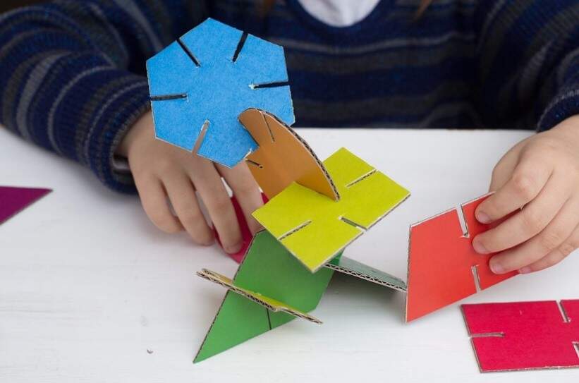 Brinquedos com formas geométricas e historinhas: confira o sábado infantil do Sesc Cultura