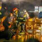 Com fumaça, explosão e atores, shopping realiza simulação de incêndio em Campo Grande
