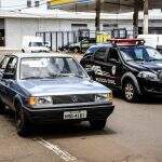 Furto de carro na Mato Grosso tem perseguição policial e tiros em rua no centro de Campo Grande