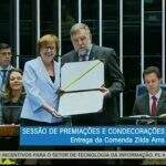 Ex-secretária Tânia Garib recebe comenda Zilda Arns do Senado Federal