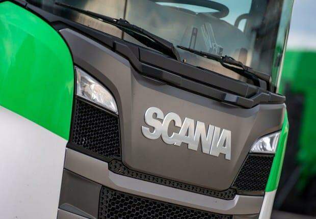 Volvo e Scania suspendem produção por falta de peças e agravamento da pandemia