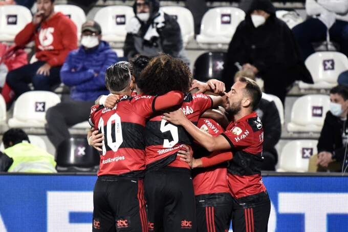 Flamengo goleia Olimpia no Paraguai e encaminha vaga à semifinal da Libertadores