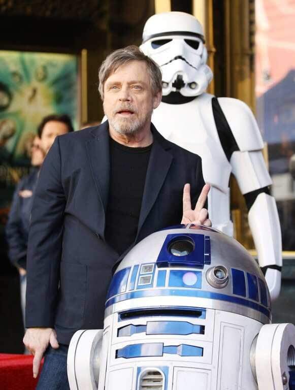 Mark Hamill, o eterno Luke Skywalker, ganha estrela na calçada da fama