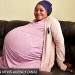 Mulher que esperava óctuplos anuncia ter dado à luz 10 bebês na África do Sul.