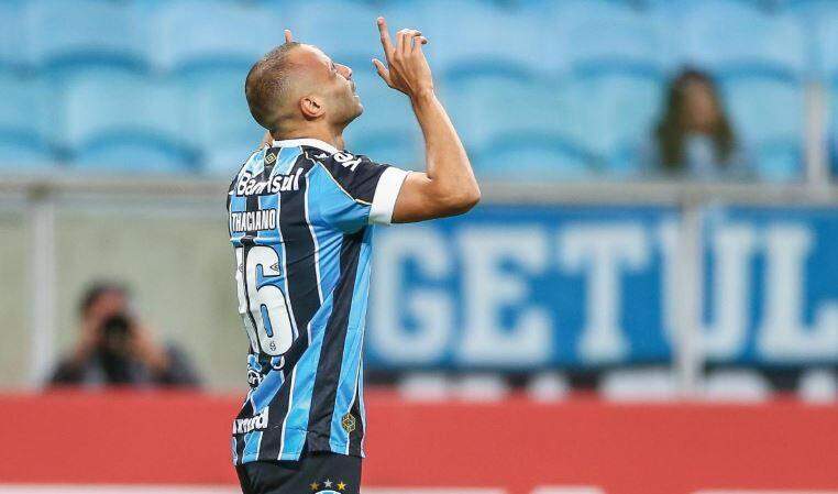 Grêmio bate Athletico-PR e encerra jejum no Brasileirão
