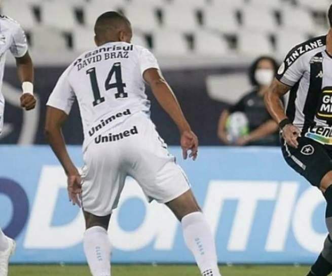 Grêmio encerra jejum, acirra briga pela Libertadores e goleia rebaixado Botafogo