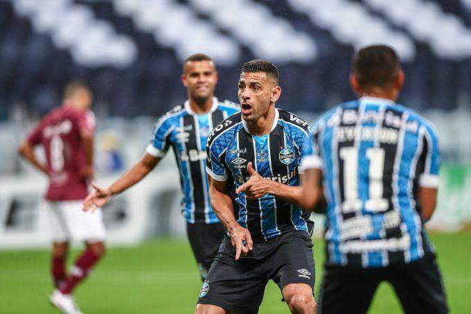 Grêmio perde do Caxias de virada, mas leva tricampeonato gaúcho pelo gol agregado