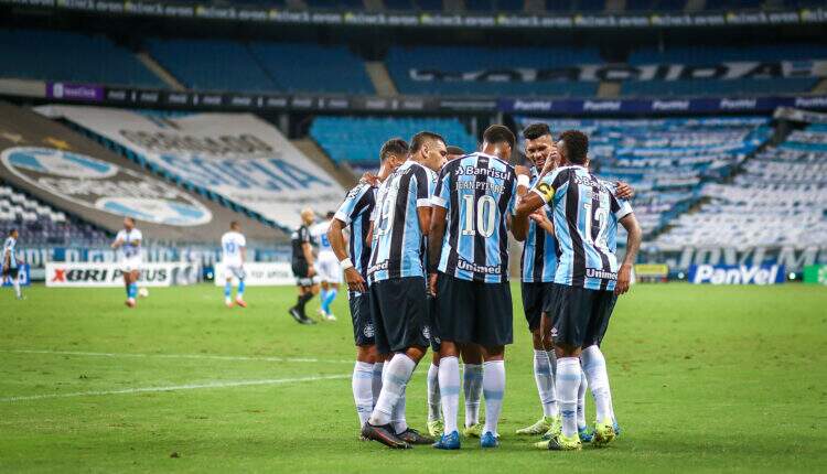 Sob os olhares de Tiago Nunes, Grêmio vence em casa em estreia na Sul-Americana