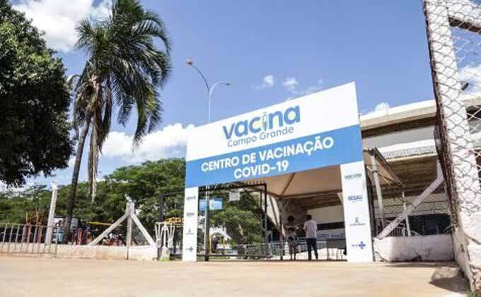 Com apenas dois locais, vacinação neste domingo será de 2ª e 3ª dose em Campo Grande