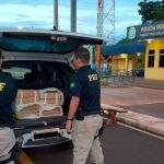 Polícia encontra 98 kg de maconha dentro de veículo