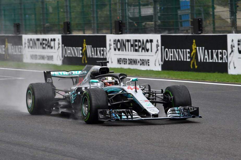 Stroll festeja 1ª pole na Fórmula 1 e Hamilton lamenta atuação em ‘pista de gelo’