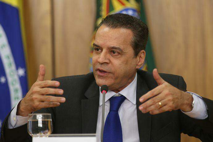 Justiça libera ex-ministro Henrique Alves, que cumpria prisão domiciliar