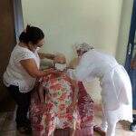 Moradora mais velha de Coxim, Dona Carolina celebra 104 anos vacinada contra a Covid-19