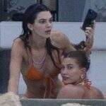 Kendall Jenner e Hailey Bieber curtem férias juntas no México