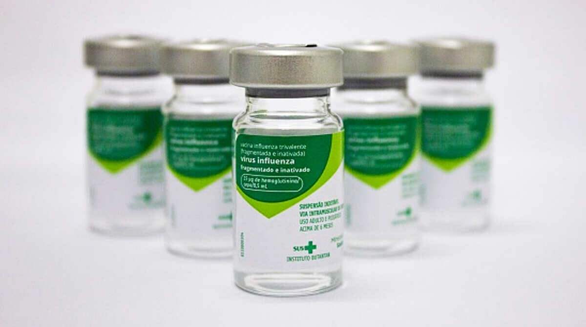 MS recebe primeira remessa com 88 mil doses de vacina contra a Influenza