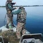 PMA autua três por pesca ilegal no rio Paraná e apreende 600 metros de redes