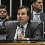 PSL apoia reeleição de Maia em troca de comando da CCJ e respaldo a pauta de Bolsonaro
