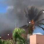 VÍDEO: Em minutos, incêndio se alastra atinge casas no Lagoa Itatiaia