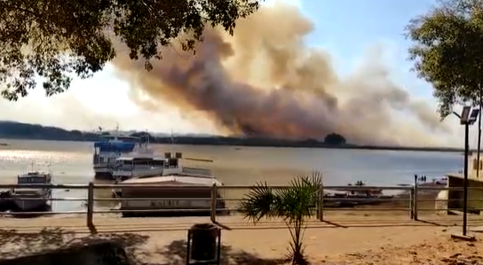 Incêndios liberam fumaça