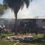 Depósito de ferramenta fica destruído em incêndio e proprietário perde R$ 40 mil