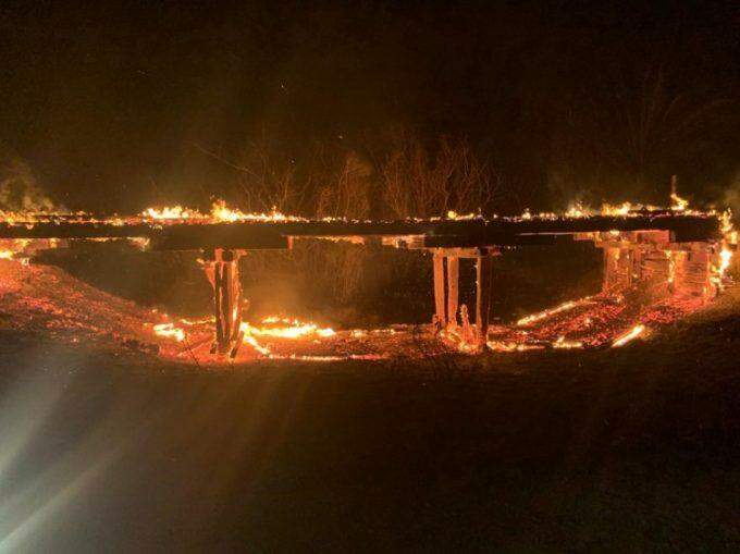 VÍDEO: incêndios florestais devastam Estrada Parque e já destruíram três pontes no Pantanal