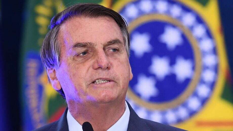 Bolsonaro afirma que aumento do Bolsa Família para R$300 está “praticamente acertado”