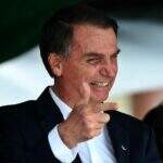 Bolsonaro vai a pé do palácio à Câmara homenagear humorista do SBT