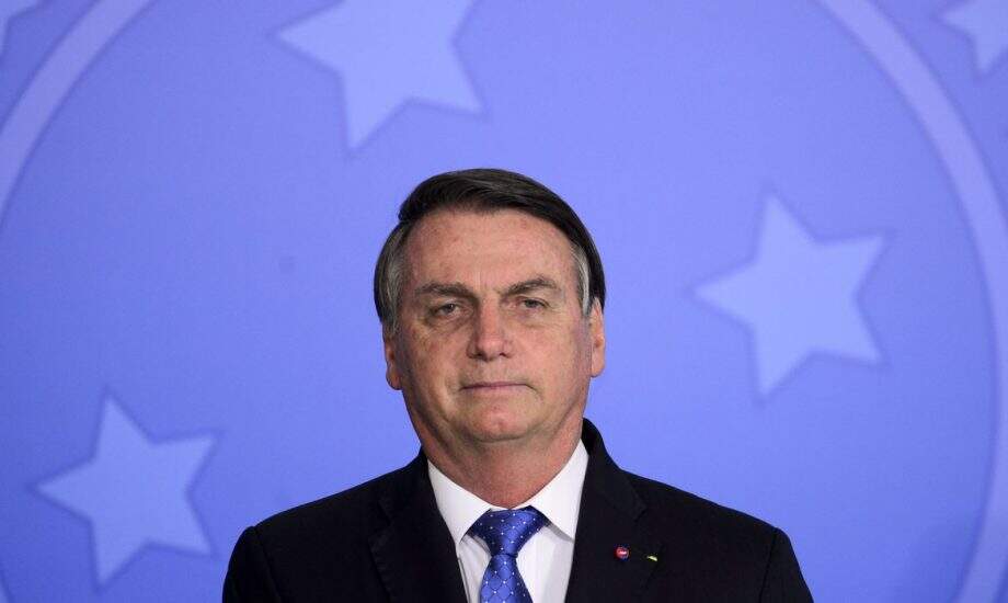 Bolsonaro assina nova rodada do programa que permite redução de jornada e salários