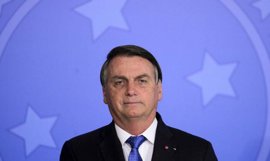 Bolsonaro assina nova rodada do programa que permite redução de jornada e salários