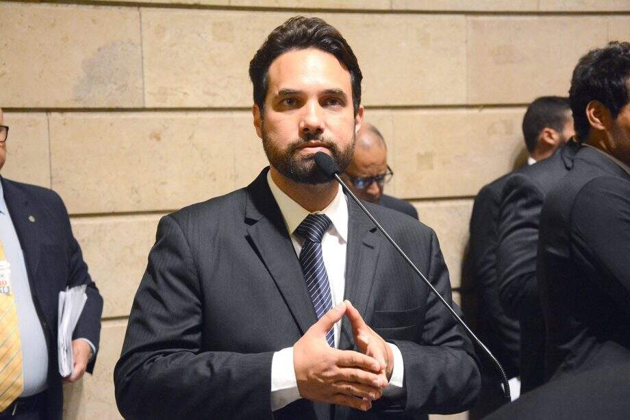 Justiça do Rio nega pedido de afastamento de Dr. Jairinho da Câmara Municipal