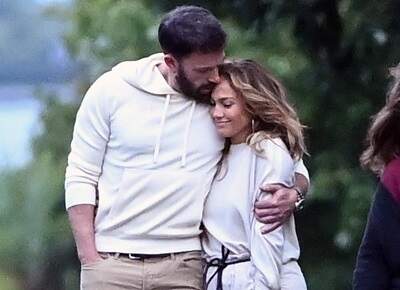 Jennifer Lopez e Ben Affleck estão “loucamente apaixonados”, diz site
