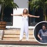 Jennifer Lopez é clicada meditando enquanto Ben Affleck fuma em mansão