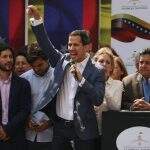 Guaidó desafia Maduro com marcha em direção a quartéis na Venezuela