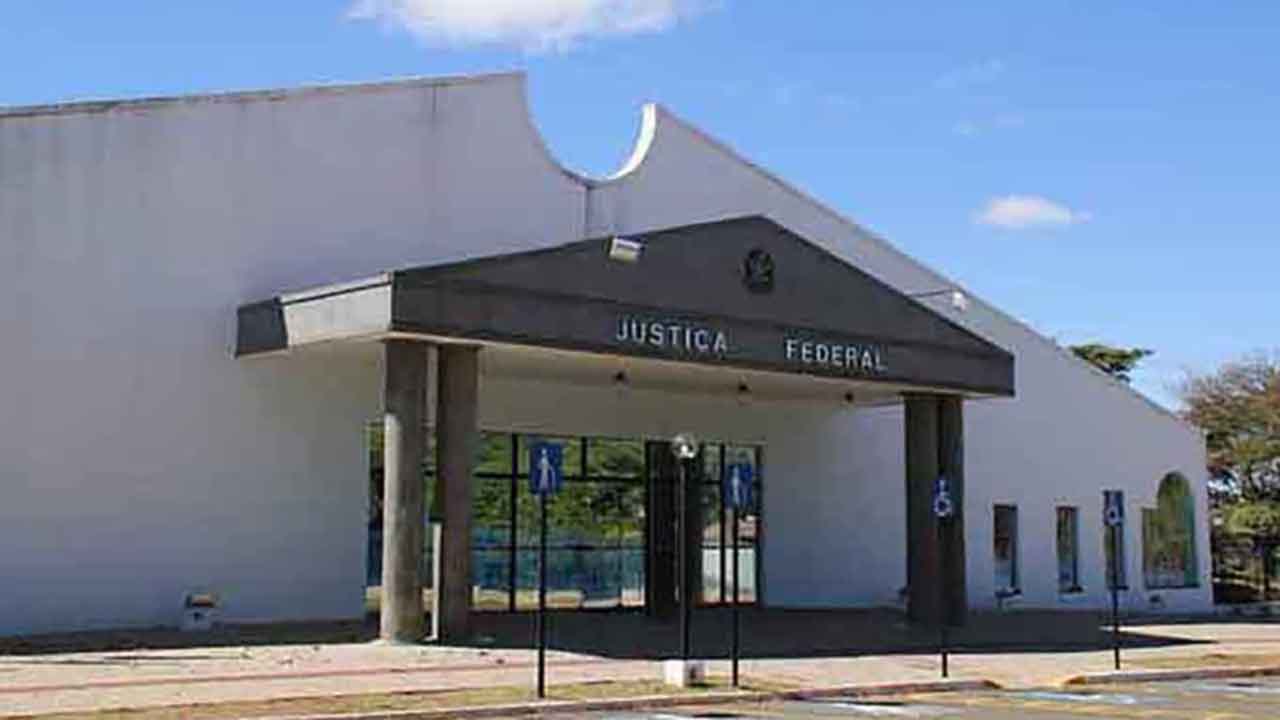 Bandeiras cinza fazem Justiça Federal suspender atendimento presencial em todo o MS
