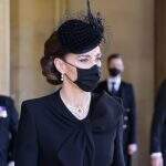 Kate Middleton usa colar da rainha Elizabeth em funeral de Philip